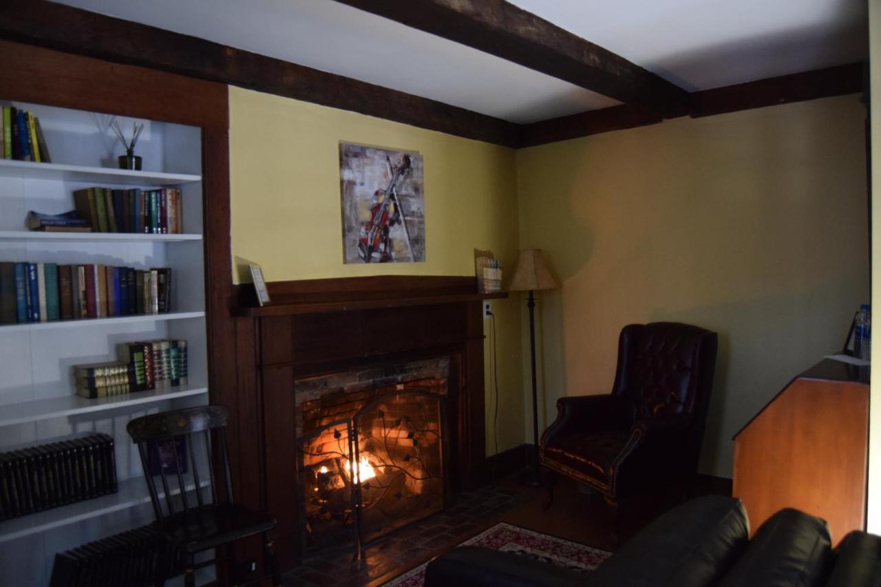 The New Hampshire Mountain Inn Wilmot Bagian luar foto